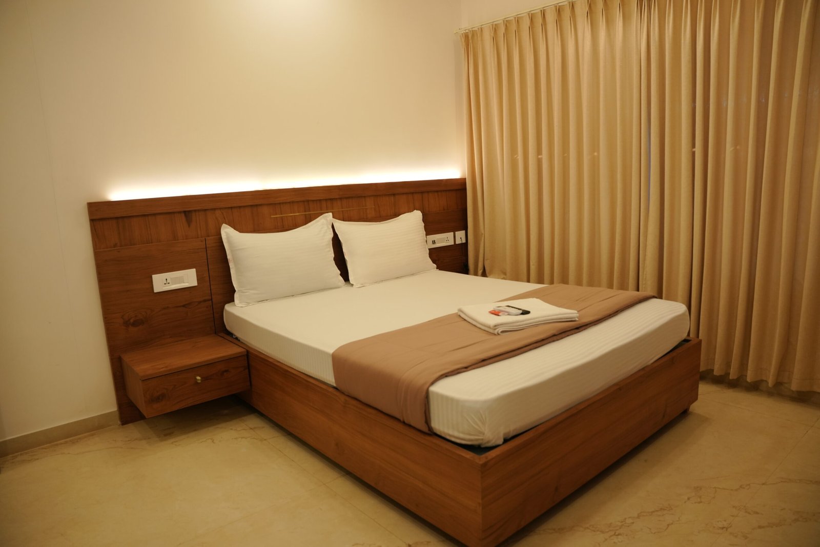 Deluxe Double Bed